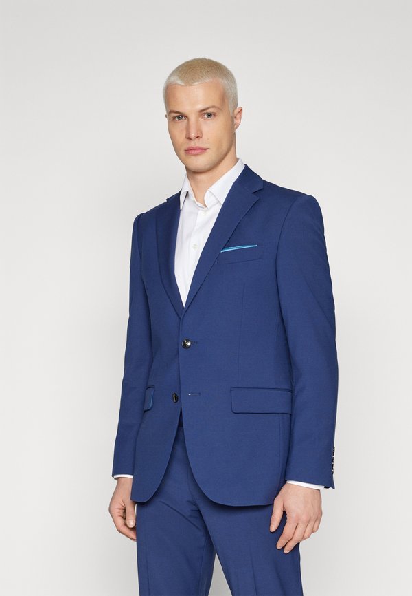 Isaac Dewhirst THE PREMIUM NOTCH FASHION SUIT
