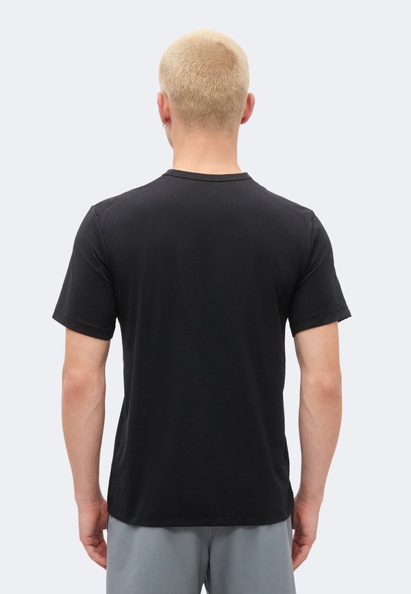 Nike Performance HYVERSE