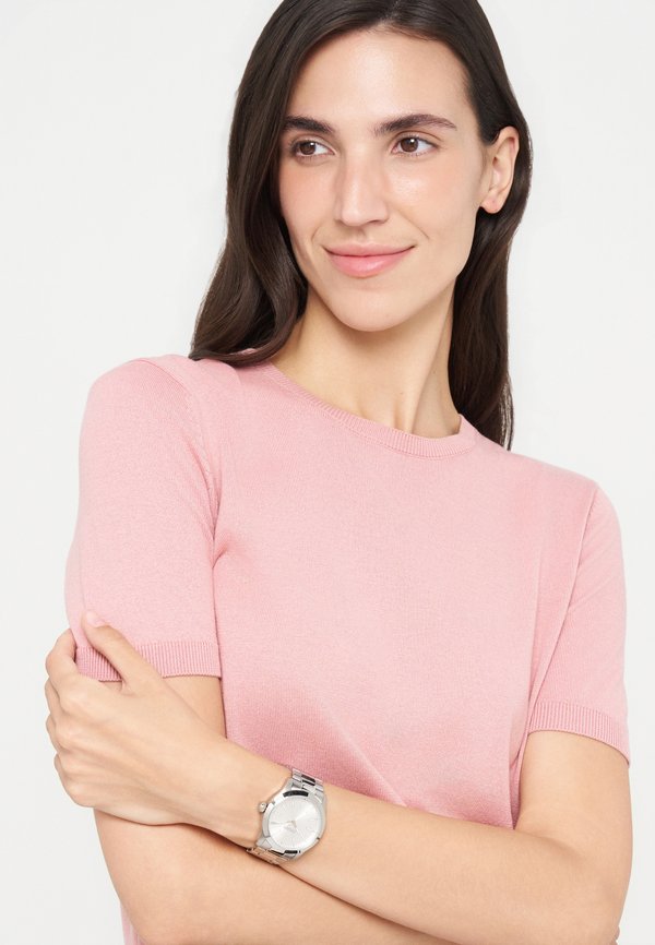 DKNY