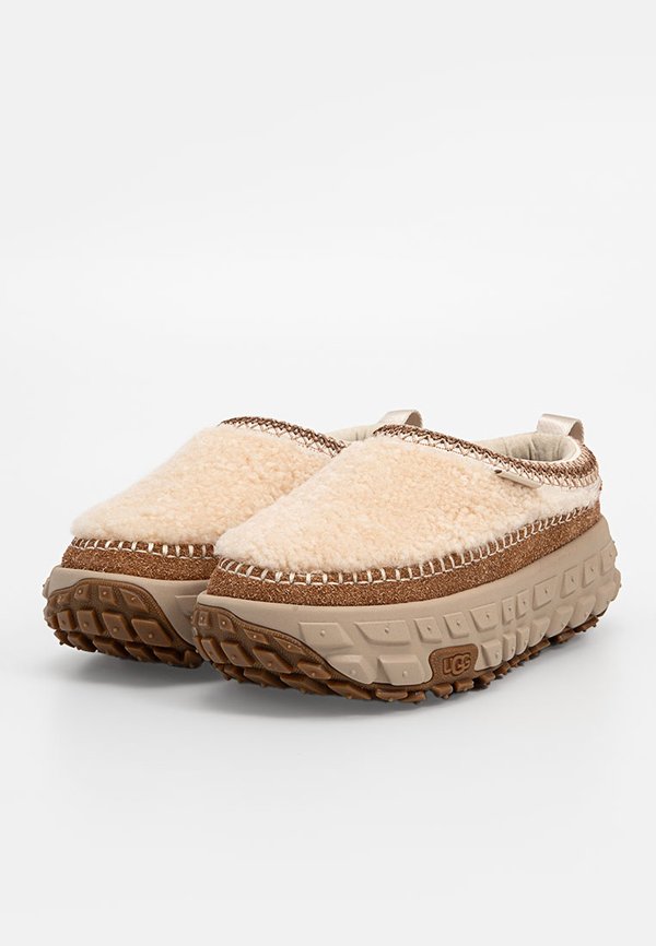 UGG VENTURE DAZE COZY