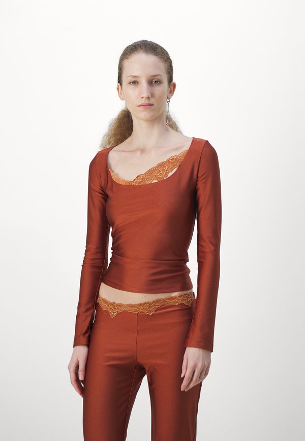 Vaillant WIDE NECK LONG SLEEVE FITTED WITH TRIM