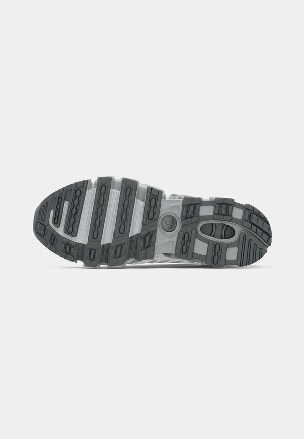 adidas Originals MEGA GHOSTRIDE W