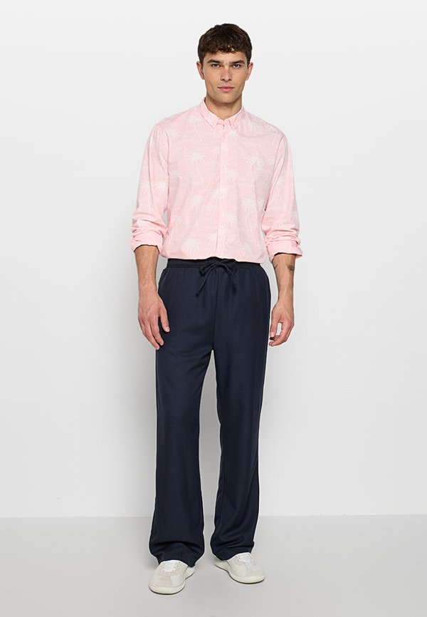Nautica REGULAR FIT