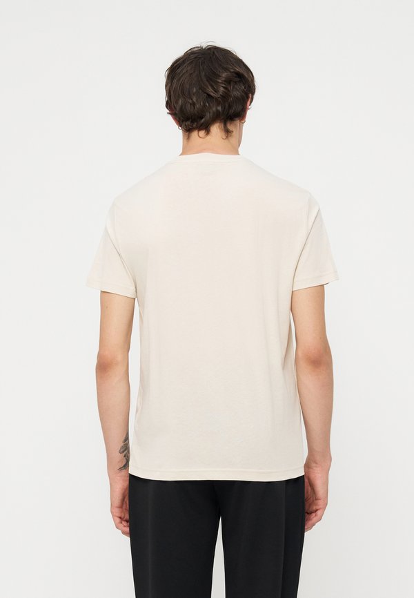 EA7 Emporio Armani
