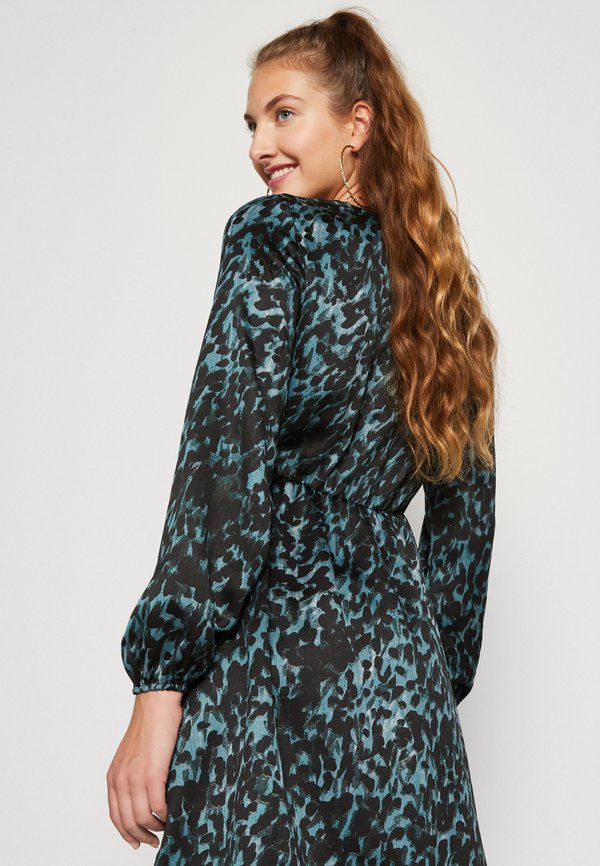 Vero Moda VMGILLEA SHORT WRAP DRESS