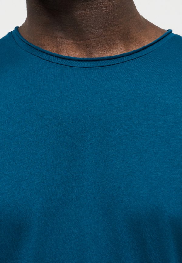 Filippa K ROLL NECK TEE