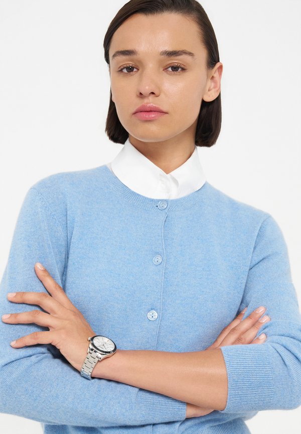 DKNY