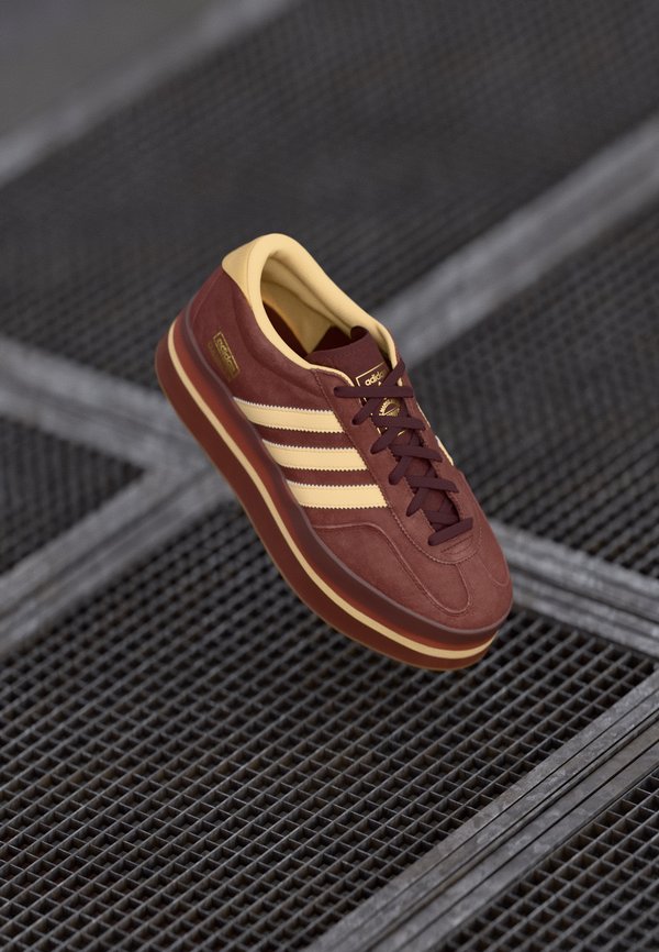adidas Originals GAZELLE STACK W