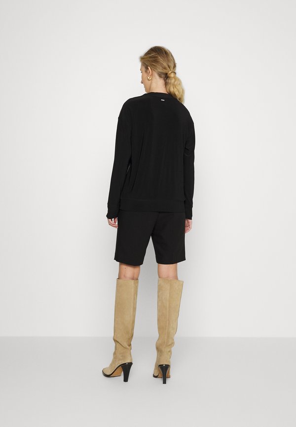 DKNY V NECK FRONT