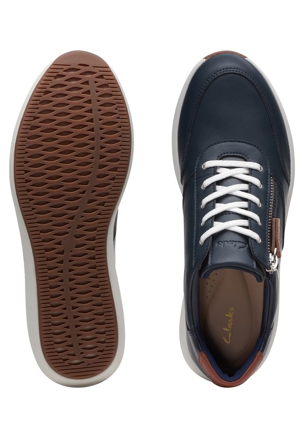 Clarks UN RIO ZIP - D