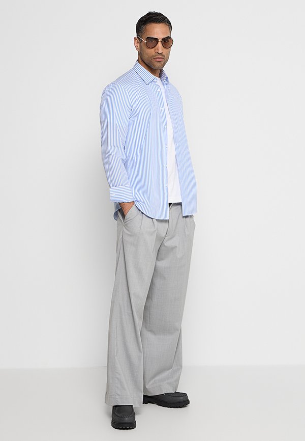 KARL LAGERFELD MODERN FIT