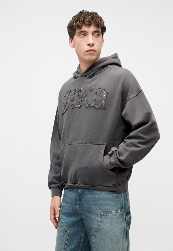 FAVELA PATCH RIVET HOODIE