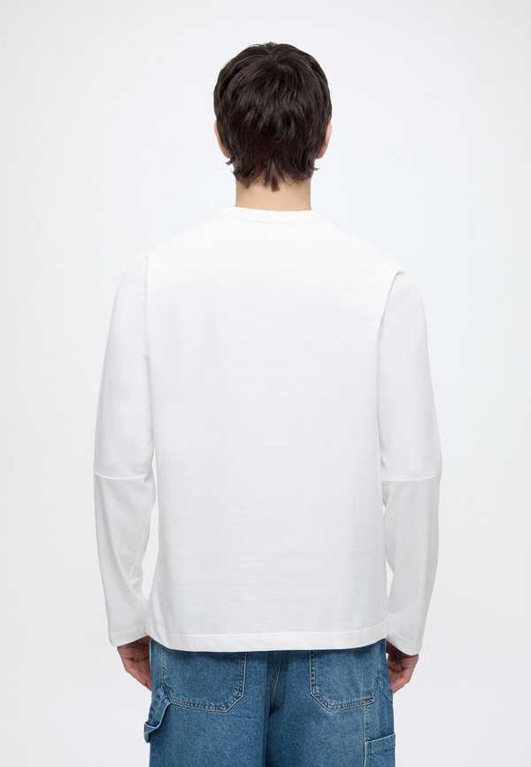 Calvin Klein GRAPHIC TEE  ICON SPORT