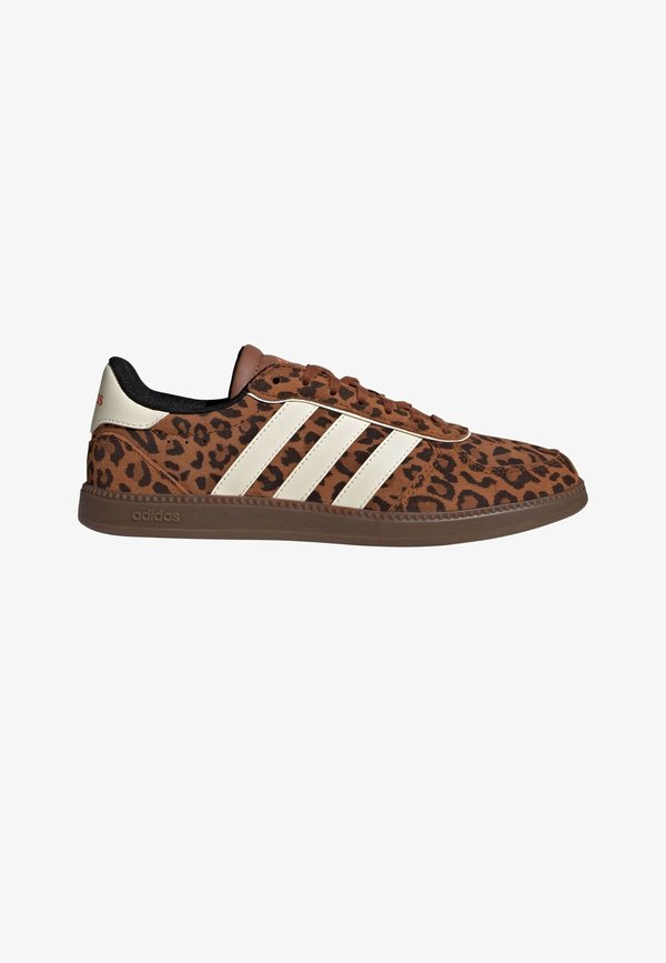 adidas Sportswear ADIDAS SPORTSWEAR BREAKNET SLEEK SHOES - Trainers - dusky bronze   cream white   gum