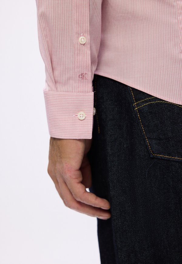 Calvin Klein SLIM