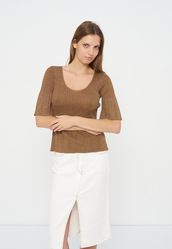 TWINSET