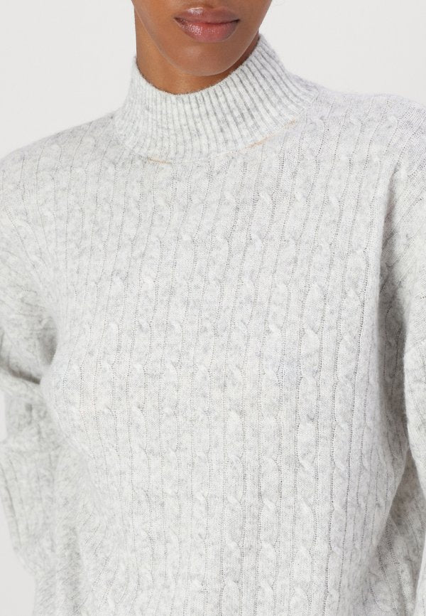 Noisy May Cable knit