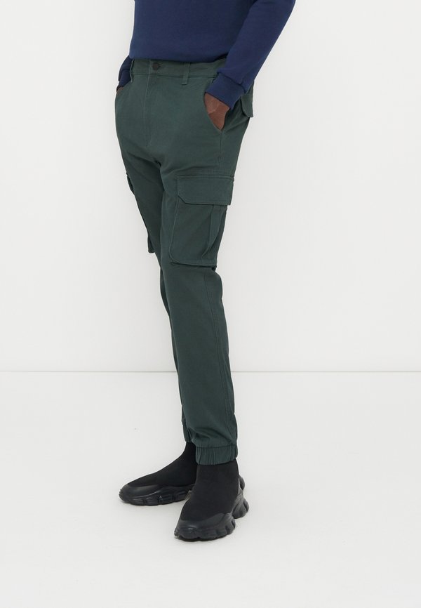 Pier One by Zalando