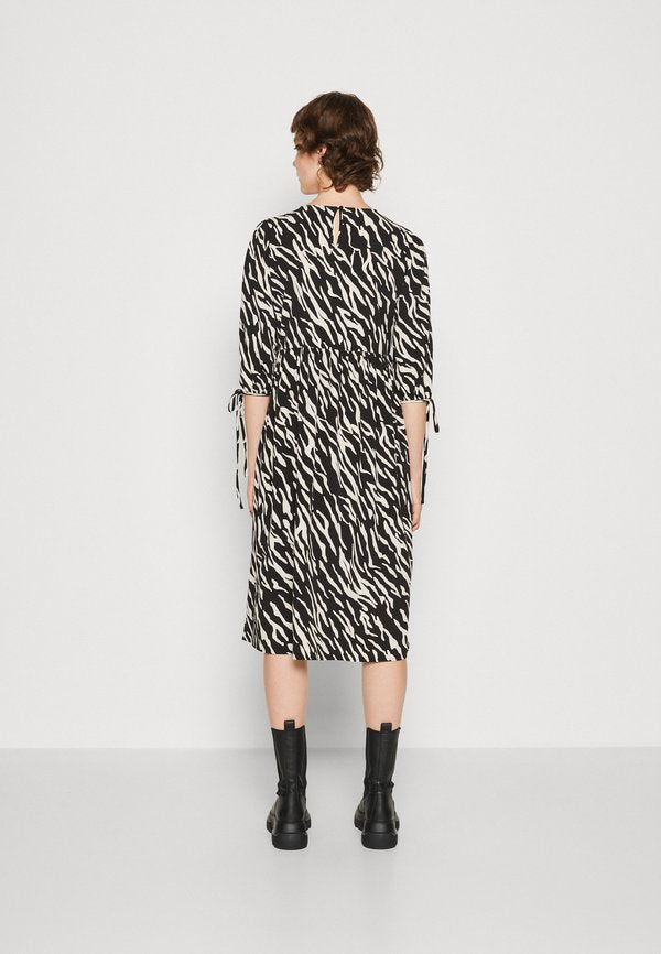 Pieces PCMEGAN 3/4 MIDI DRESS