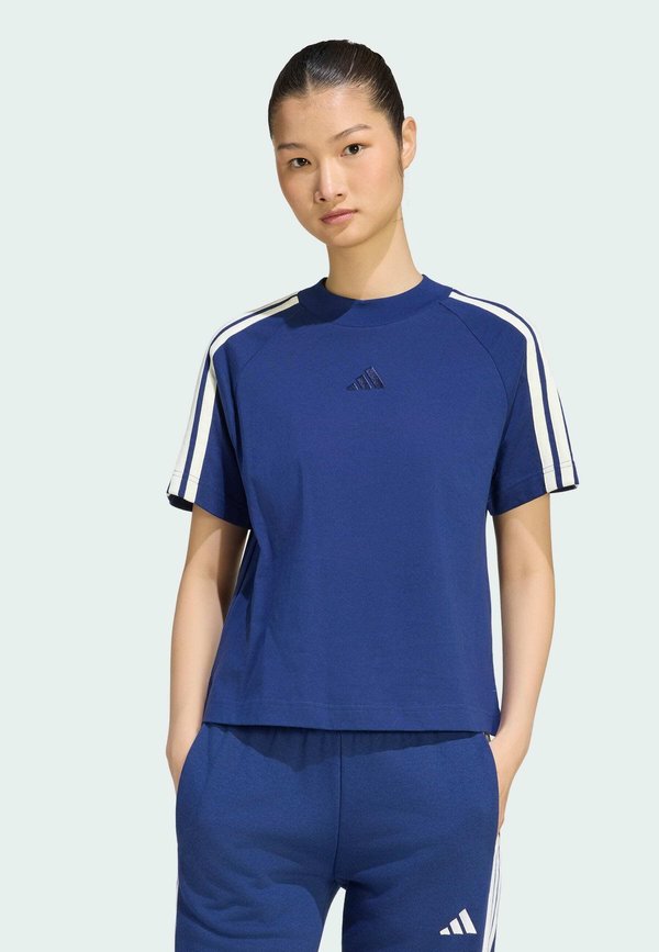 adidas Sportswear ADIDAS SPORTSWEAR W AK 3S TEE - Print T-shirt - dark blue/off white
