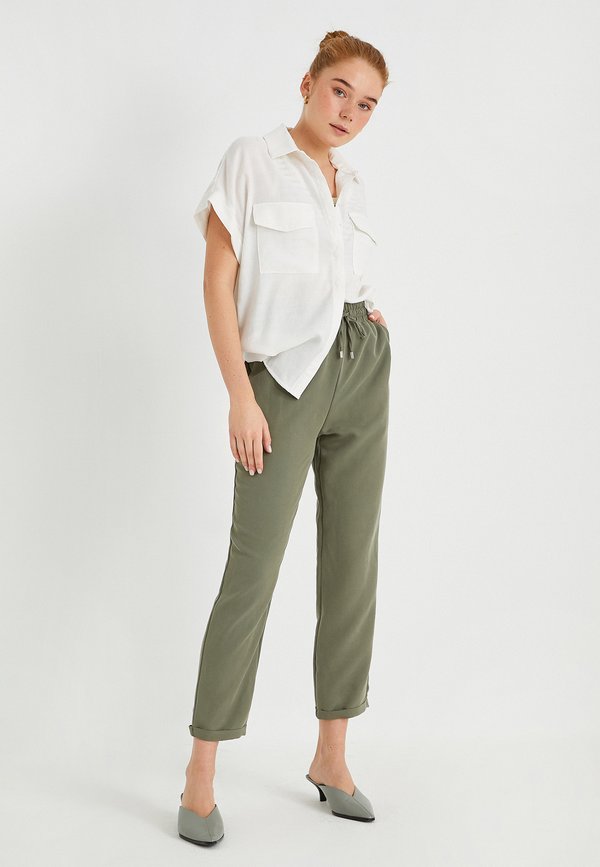 Koton WITH ELASTIC WAIST POCKET DETAIL