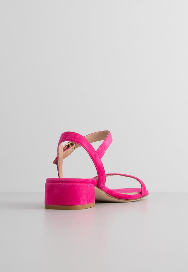 Stuart Weitzman TIBBY