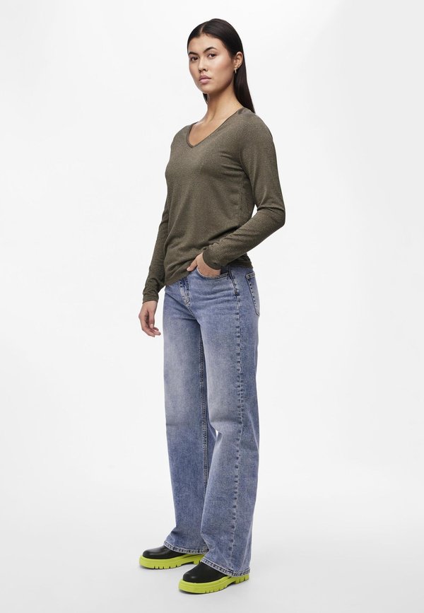 Pieces PCBILLO V NECK STRIPES