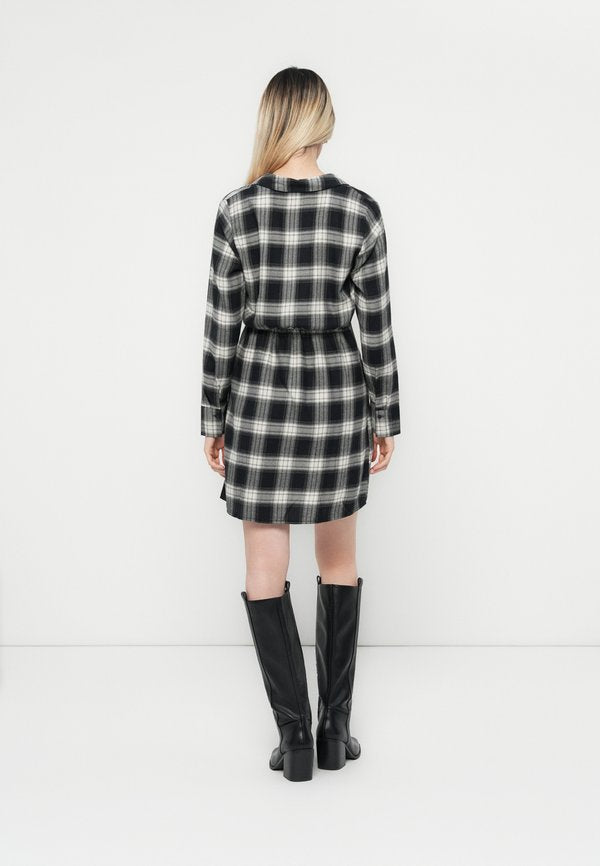 Vero Moda VMLARA WRAP SHORT DRESS
