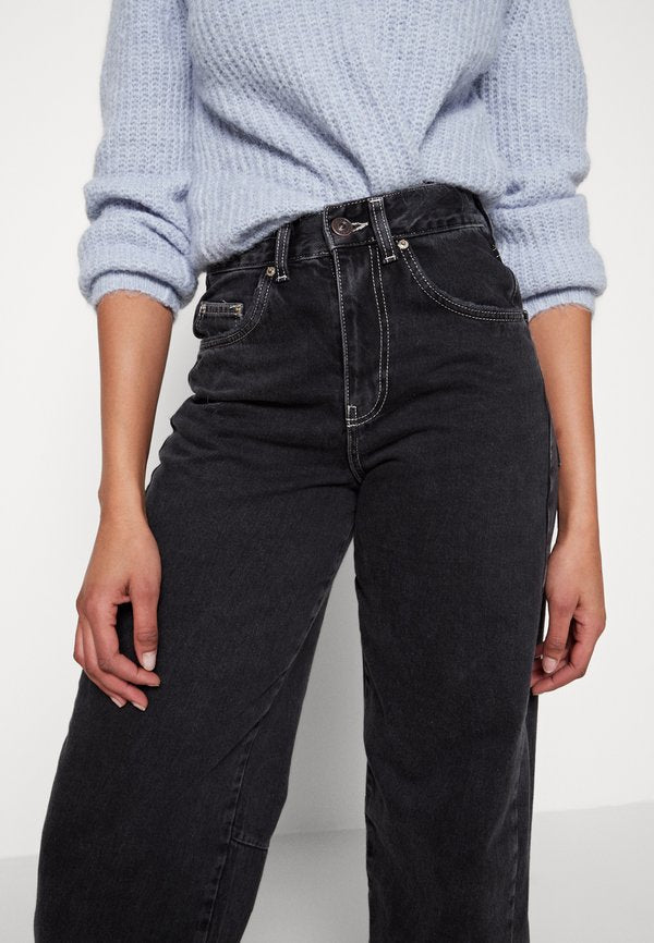 BDG Urban Outfitters LOGAN
