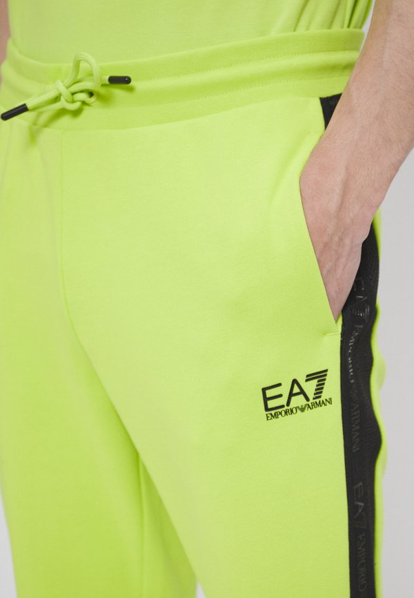 EA7 Emporio Armani
