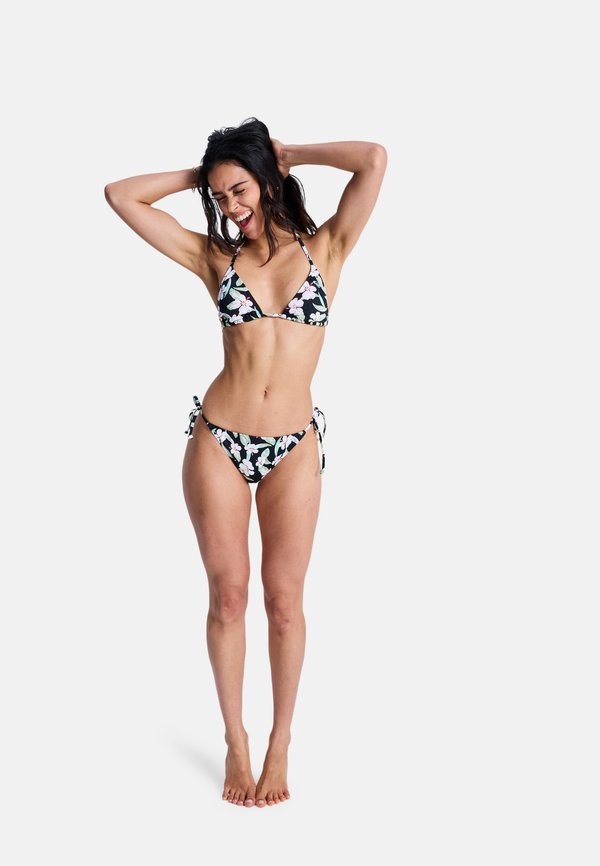 Roxy ESSENTIALS