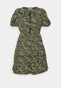 Noisy May Petite NMDEVON  CUT OUT SHORT DRESS PETITE