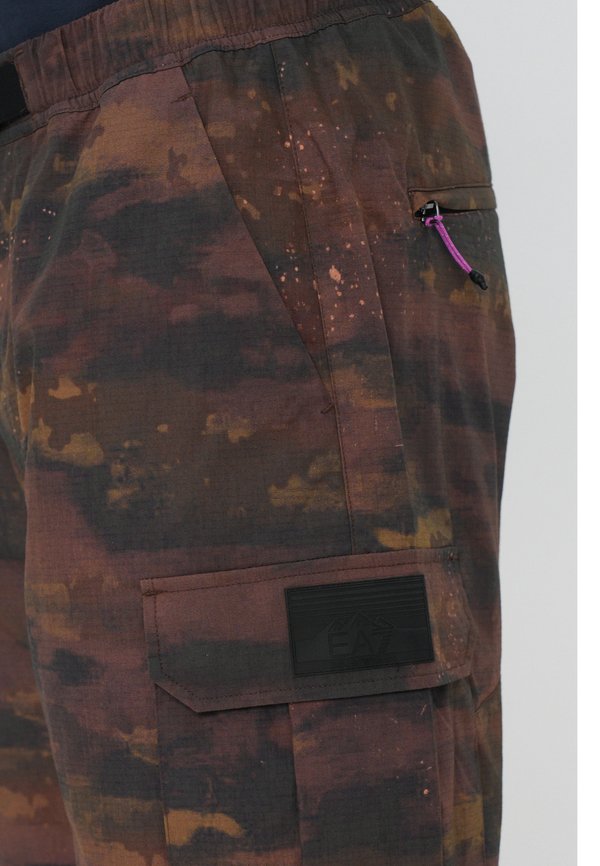EA7 Emporio Armani TROUSER