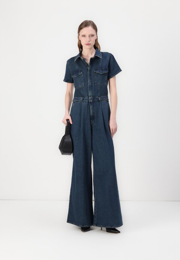 Good American FIT FOR SUCCESS PLEATED WIDE LEG