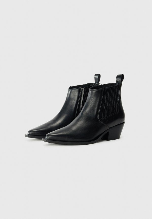 KARL LAGERFELD KANSAS