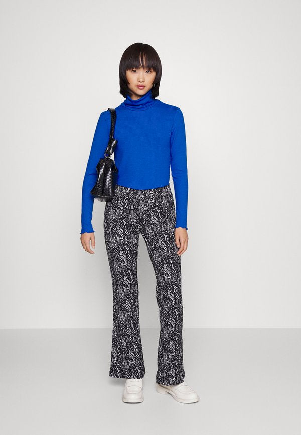 Pieces Petite PCLICCA ROLLNECK