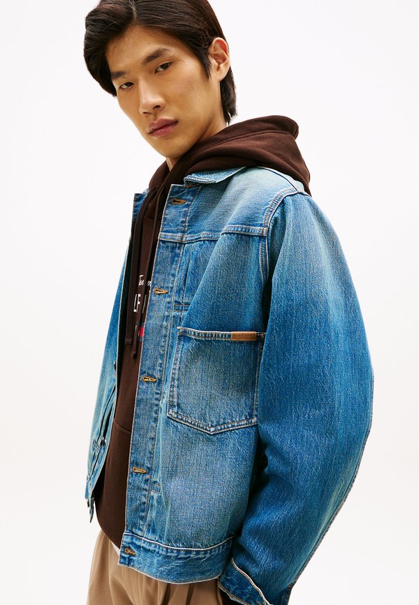 Tommy Hilfiger CINCH BACK DENIM TRUCKER JACKET