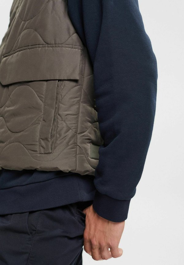 Esprit Collection MIT MUSTERSTEPPUNG