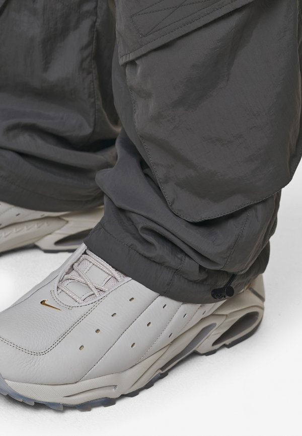 Pegador VARICK WIDE TECH PANTS