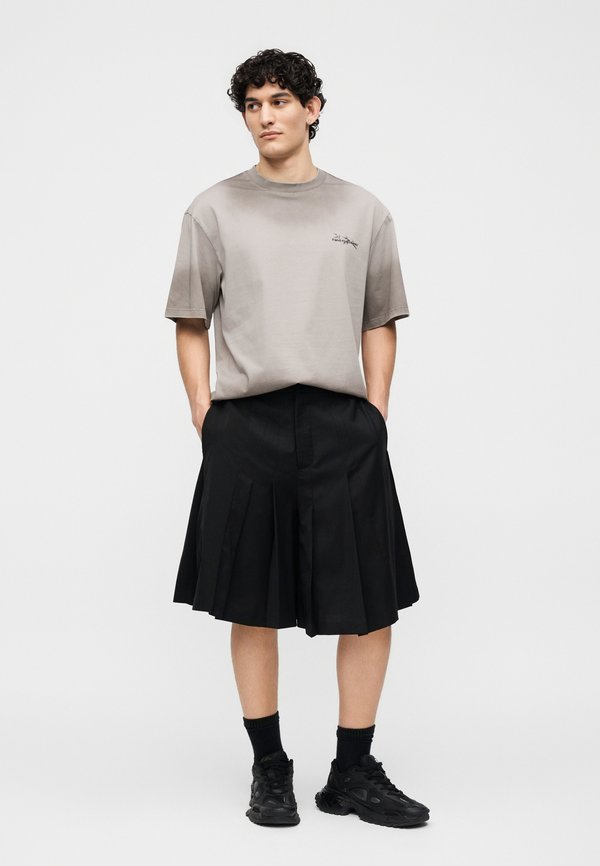 Feng Chen Wang SPRAY PAINTED TEE