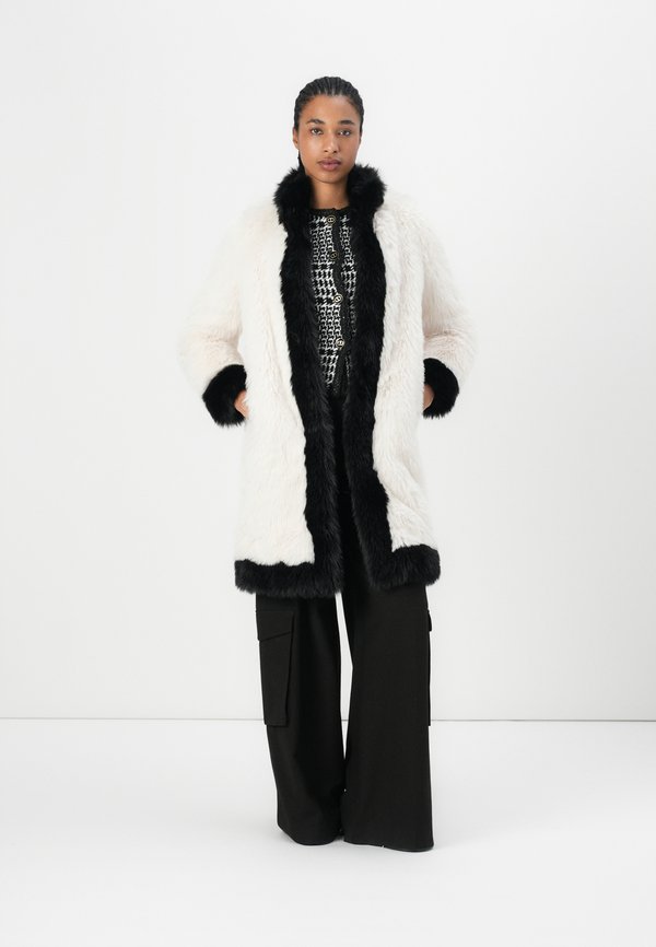 TWINSET