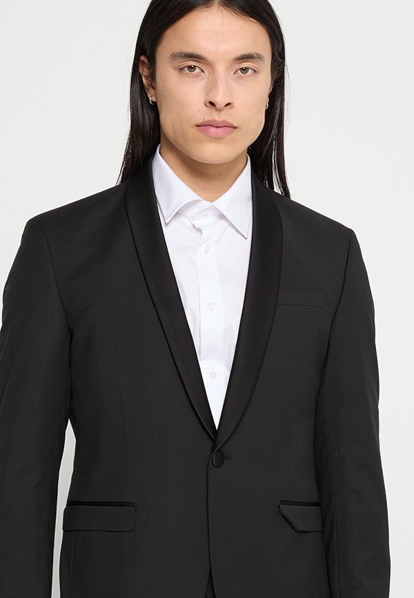 KARL LAGERFELD