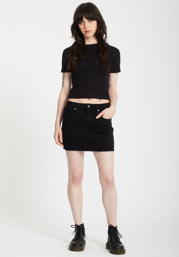 Volcom  TIGHT CROP