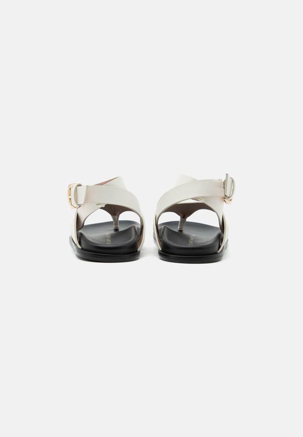 Stuart Weitzman MARYKATE