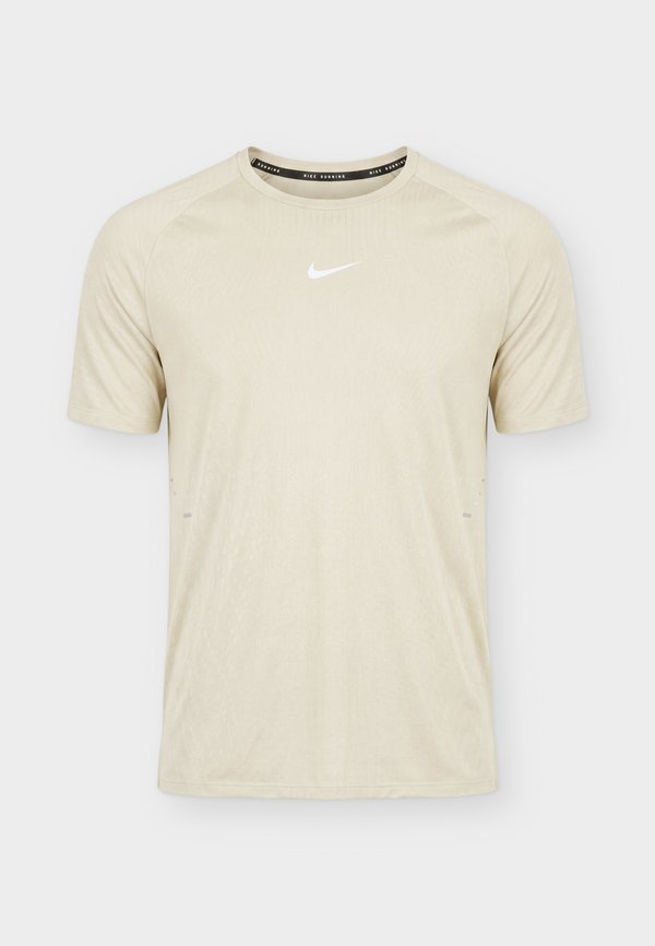 Nike Performance STRIDE - Print T-shirt - cream/sail