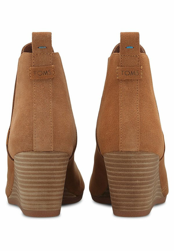 TOMS KELSEY
