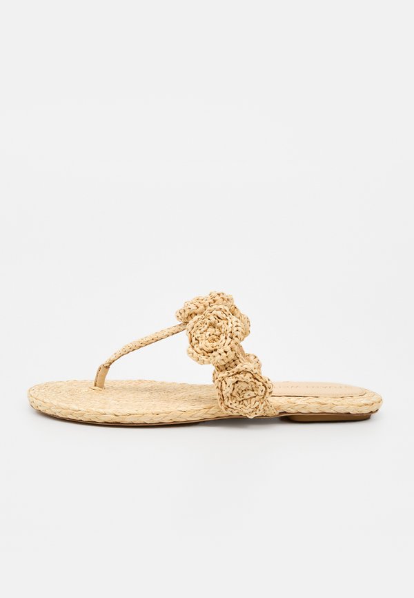 Stuart Weitzman MAGNOLIA