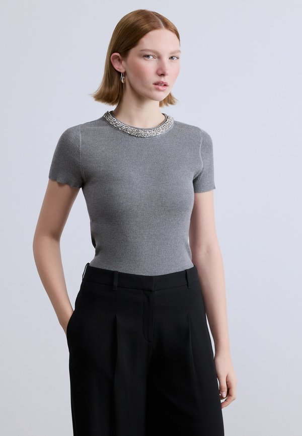 DKNY SHORT SLEEVE CREWNECK EMBELLISHED RHINESTONES AT NECKLINE