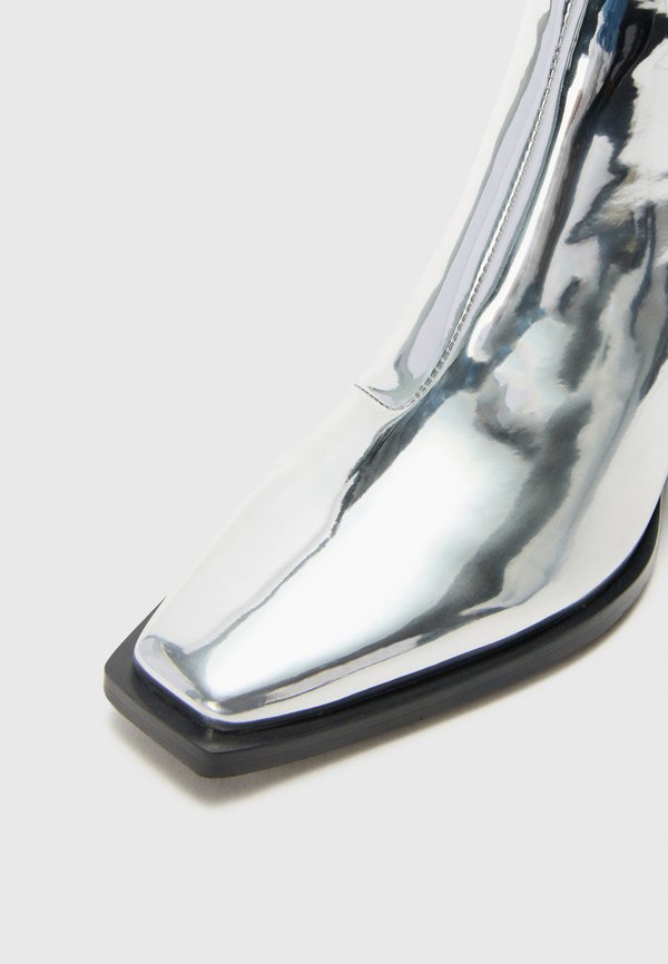 United Nude POLY