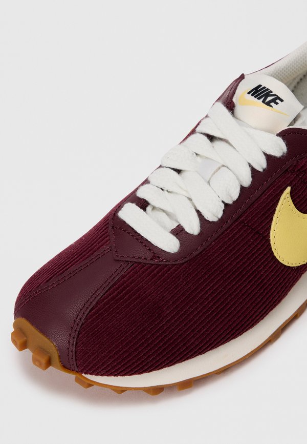 Nike Sportswear LD 1000